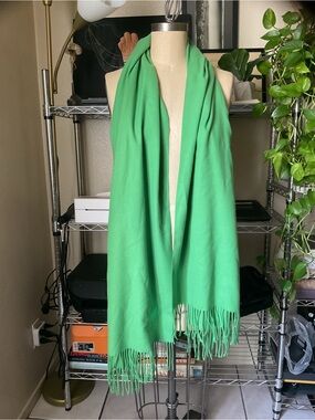 💜💜💜Women's Bright Green Fringed Wrap Scarf by